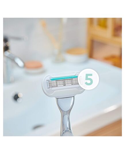 Gillette Venus Deluxe Smooth Sensitive Refill Blades, Packaging May Vary – Pack of 4