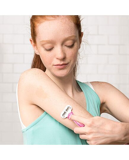 Gillette Venus Sensitive Disposable Razors, 3 count